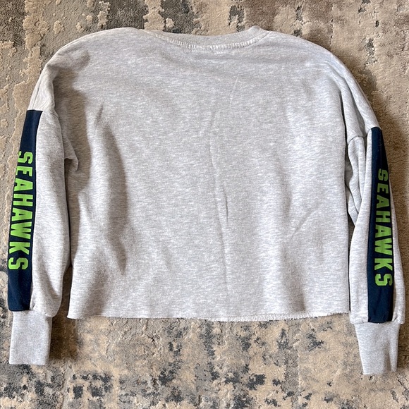 Women’s Seahawks Crop Sweatshirt Size S - Picture 2 of 3